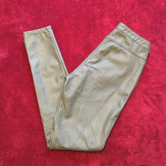 ✨NWT✨ H&M Gray Faux Leather Pants - Picture 2 of 5